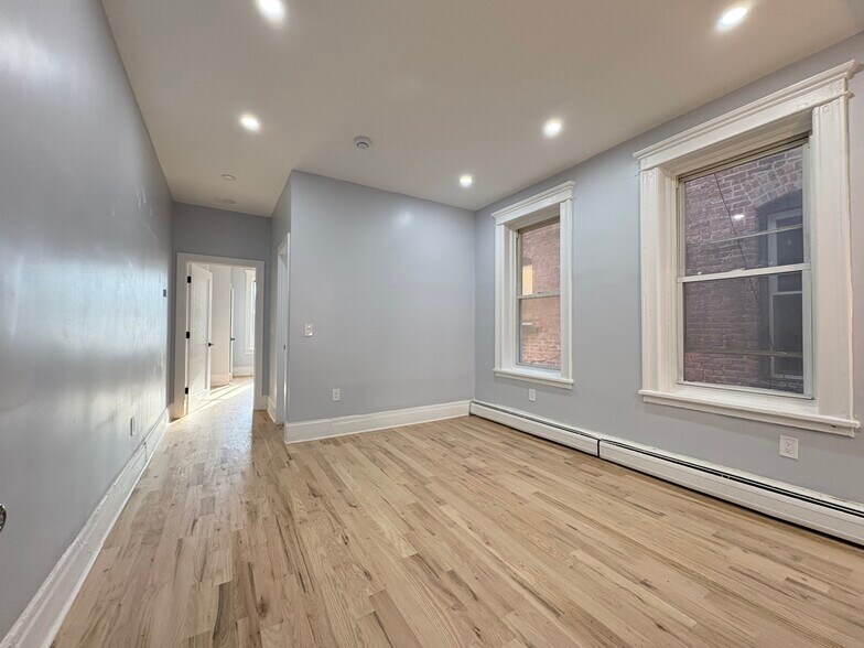 Building Photo - 76A Bostwick Ave