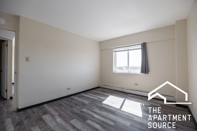 Building Photo - 1400 Chicago Ave