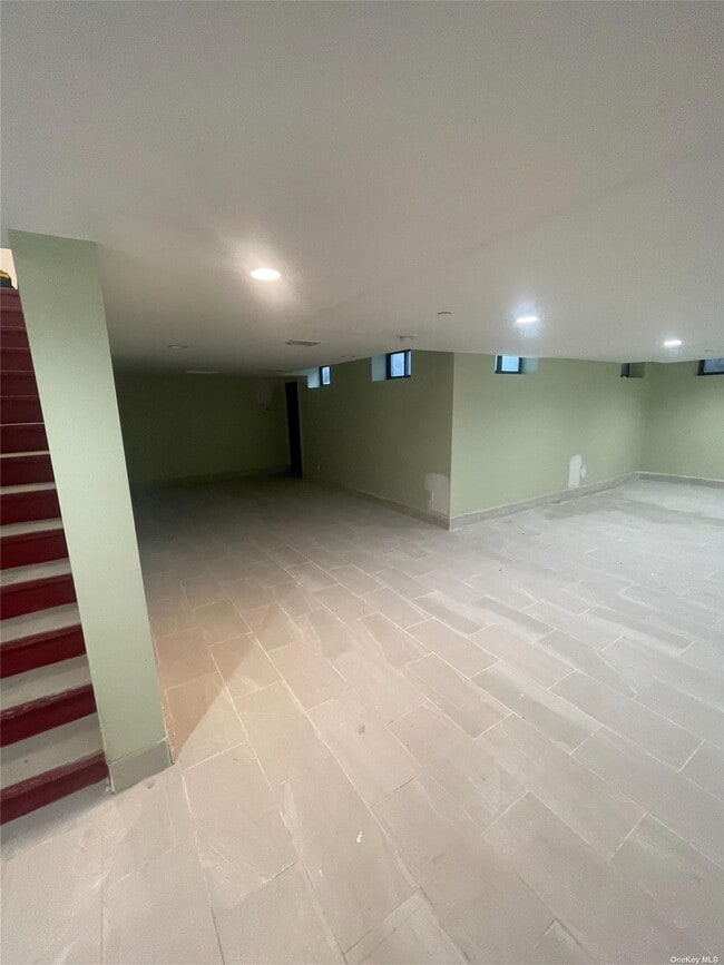 Building Photo - 129-19 101st Ave