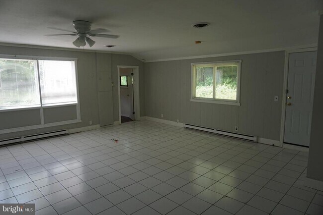 Building Photo - 1306 Saluja Hill Ct