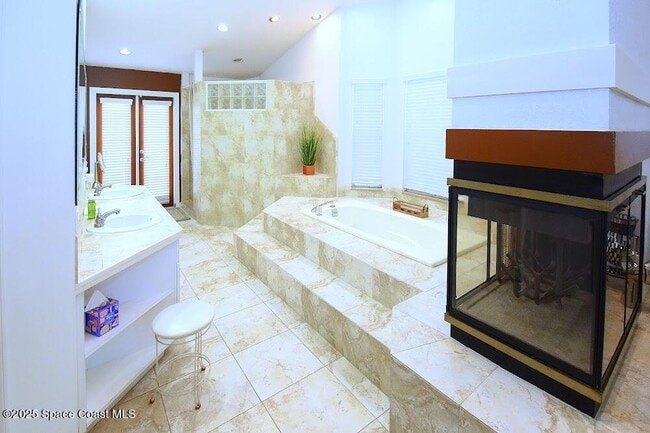 Building Photo - 101 Island Grove Dr