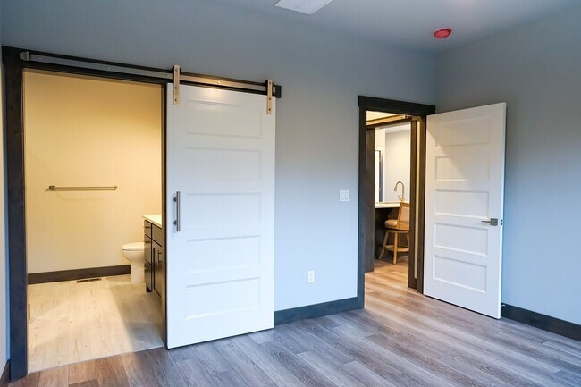 Building Photo - 14066 Rainier Loop