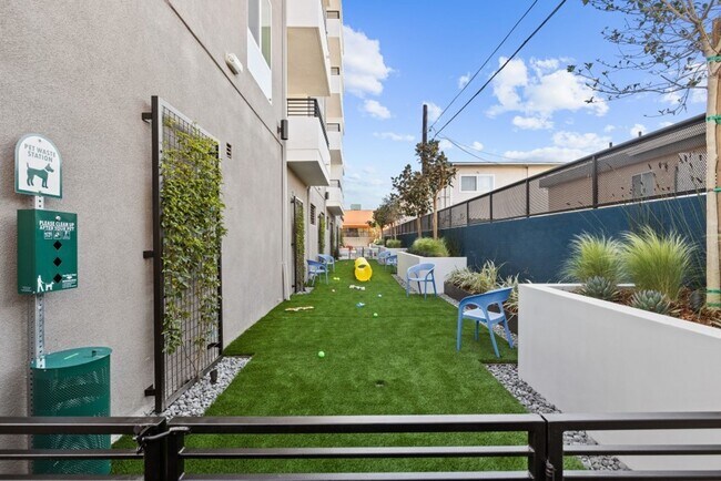 Building Photo - Unit Type: E | 2 Bed | 2 Bath