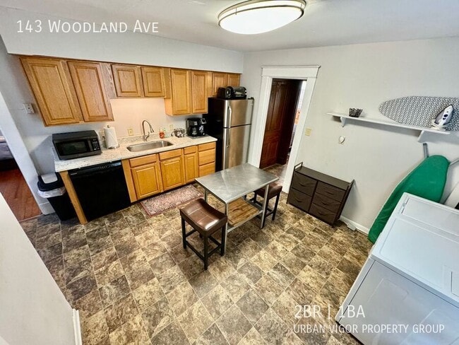 Building Photo - 143 Woodland Ave