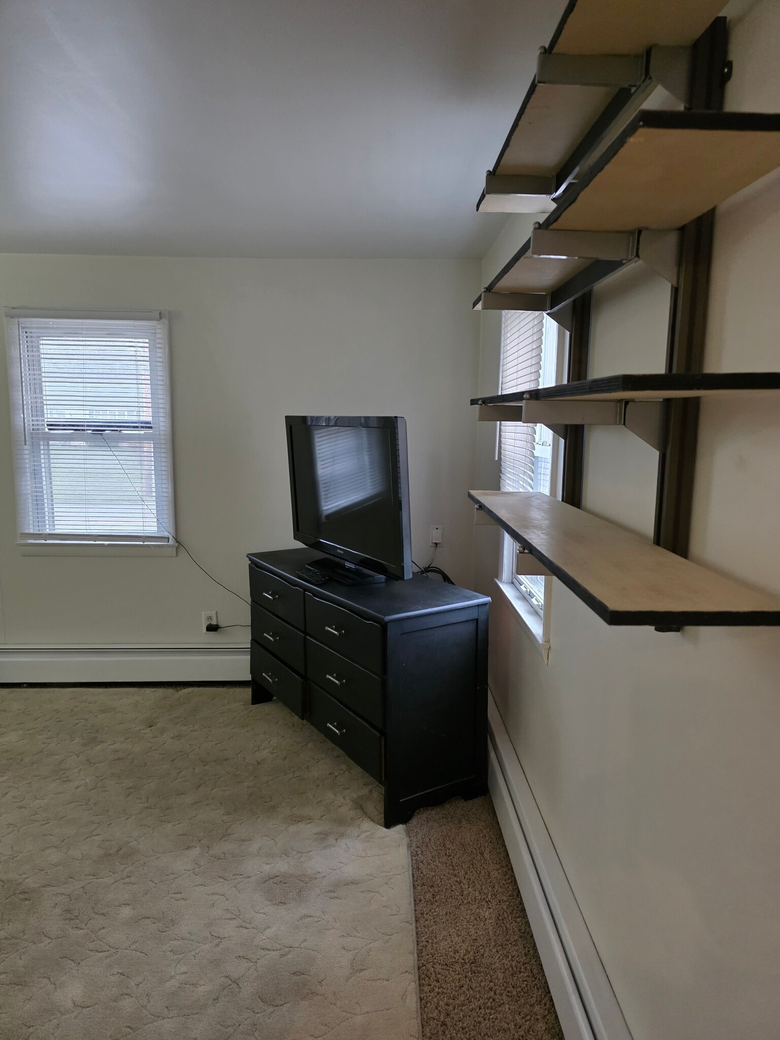 Building Photo - 6990 W Lake Rd