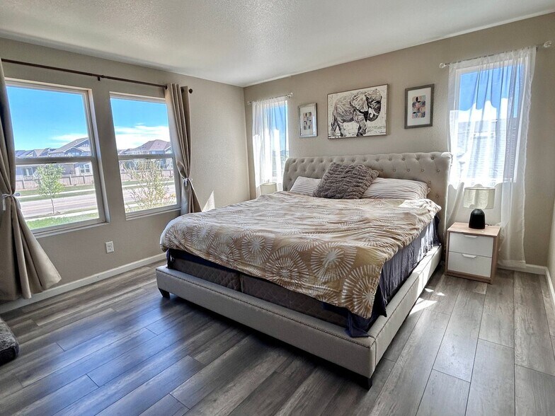 Building Photo - 551 W 175th Pl