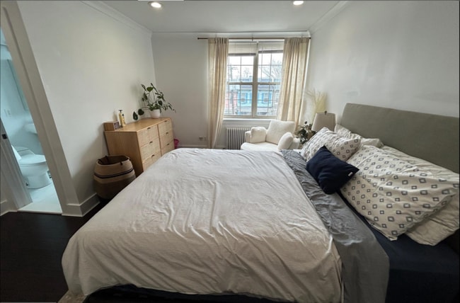 Building Photo - 939 Longfellow St NW