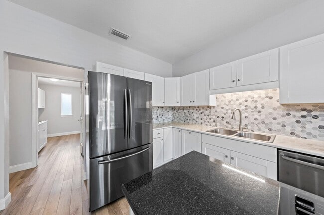 Building Photo - 508 Garden Oaks Cove