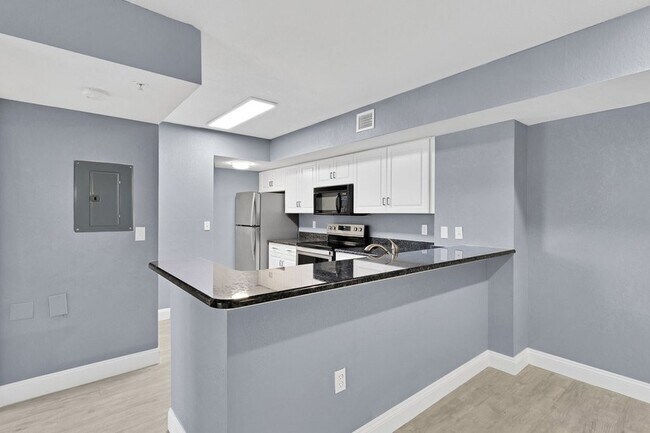Building Photo - 1610 N 42ND Cir