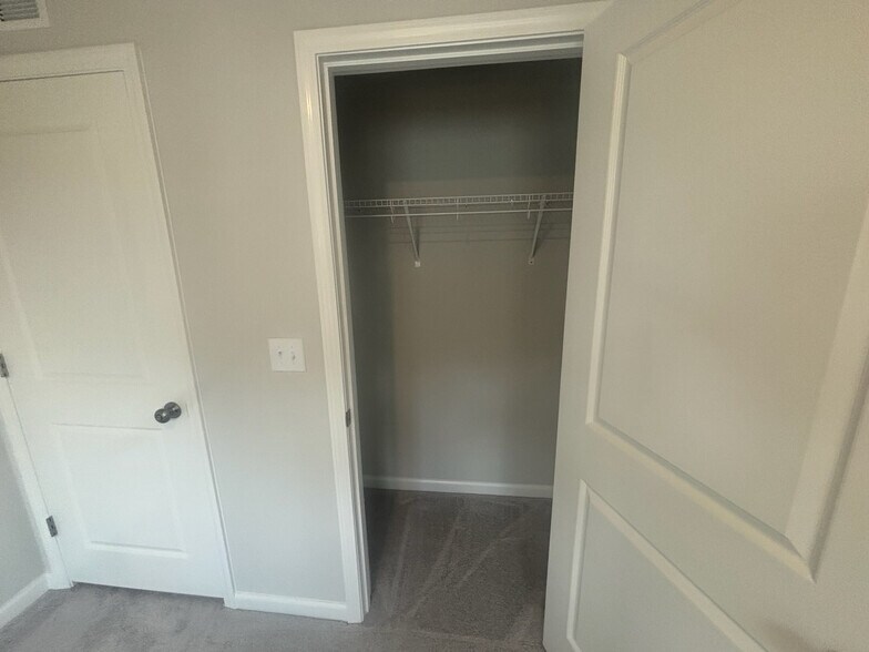 Building Photo - Room in Townhome on Poe Farm Ave