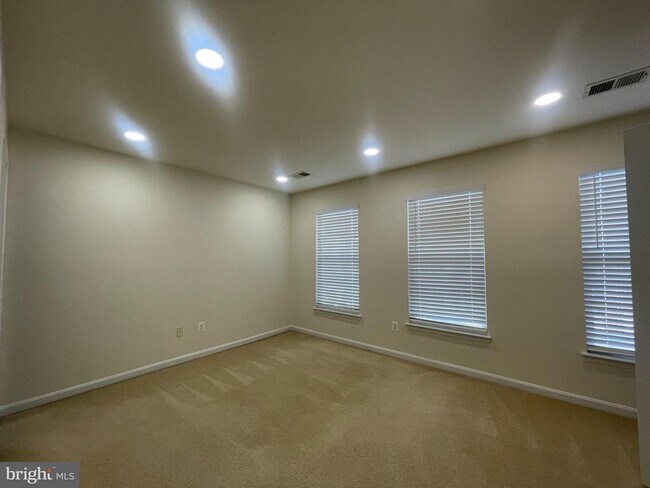 Building Photo - 24673 Nettle Mill Square