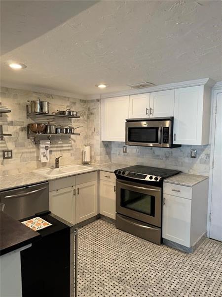 Building Photo - 3550 Galt Ocean Dr