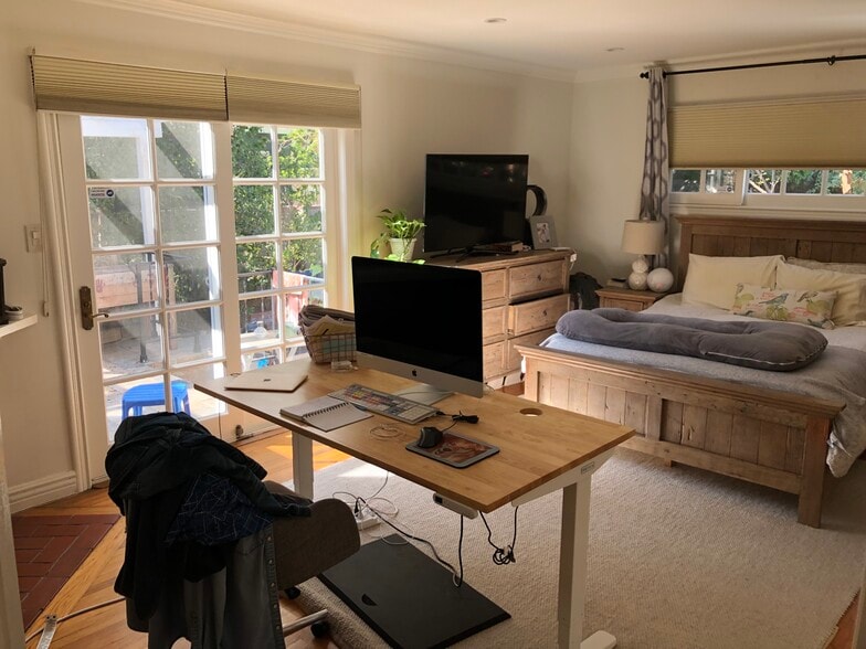 Master Bedroom - 5507 Noble Ave