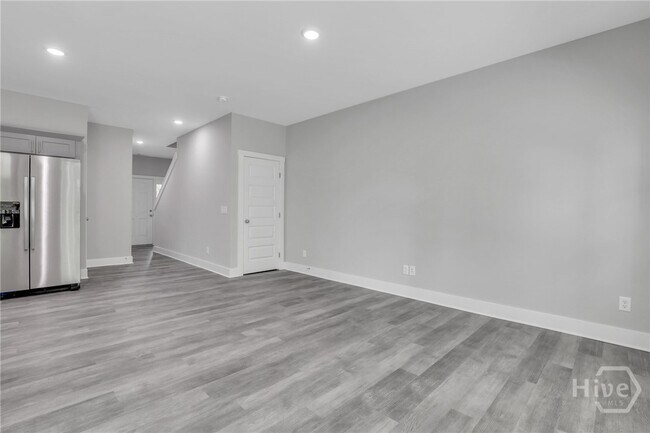 Building Photo - 105 Sherwood Ct