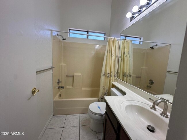 Building Photo - 15013 N 60th Dr