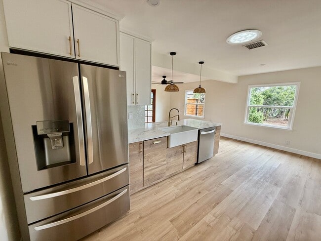 Building Photo - Amazing views at this 4 bedroom renovated Fallbrook home in a quiet neighborhood with a loft offi...