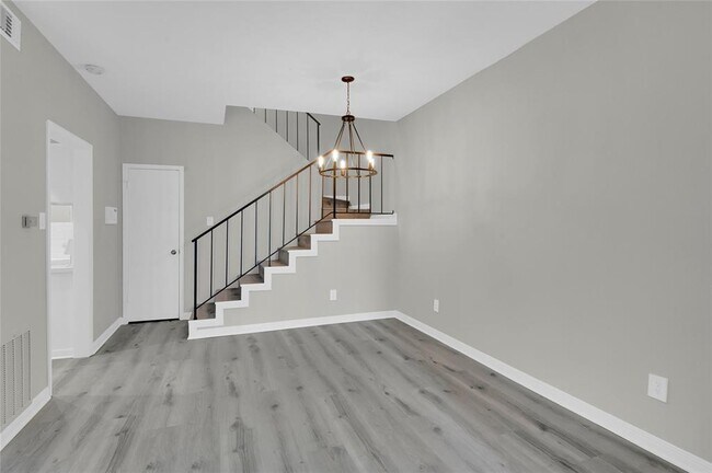 Building Photo - 1300 Augusta Dr