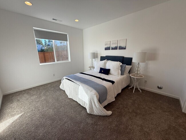 Building Photo - Hogan Heights Community 4 Bed 3.5 Bath