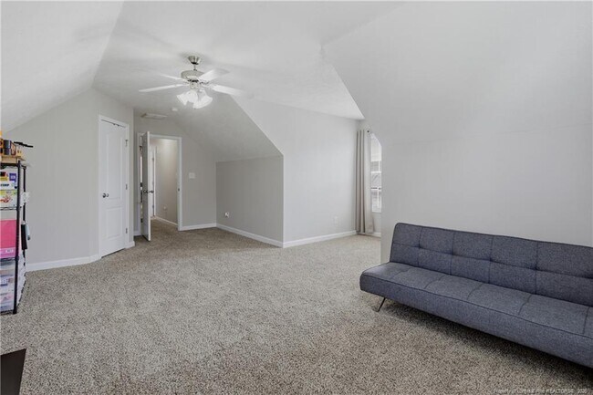 Building Photo - 420 Thorncliff Dr