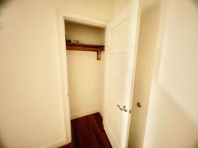 Building Photo - Stunning Downtown Apartment with Parking Garage Access Deducted from monthly Rent!