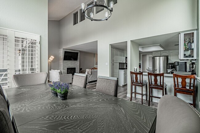 Building Photo - 3BD, 2.5BA Arapahoe Lake Park Townhome Nea...