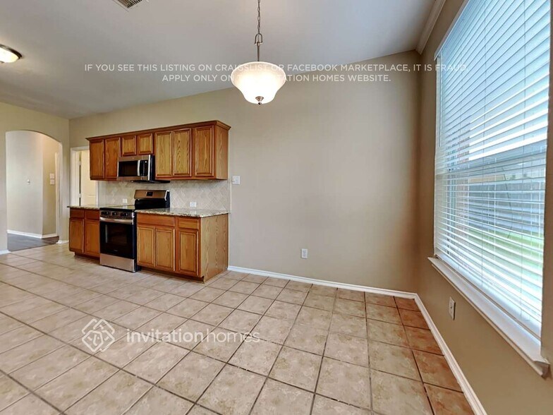 Building Photo - 1004 Colbert Dr