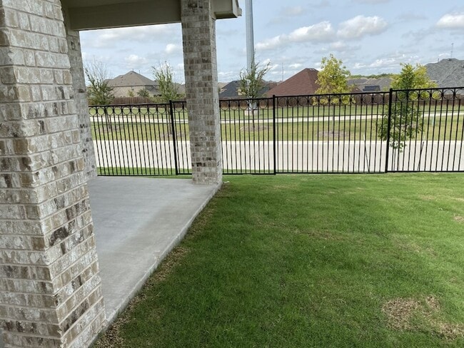 Building Photo - 10012 Boswell Dr