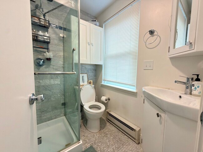 Building Photo - 46 Melrose St