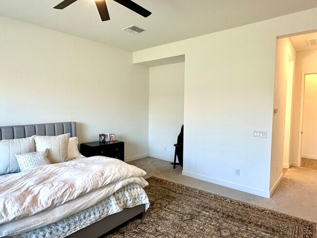Building Photo - Fantastic "Holly" floor plan in Bella Vista Farms