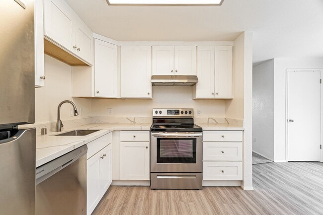 Building Photo - 10201-10203 17th Ave SW