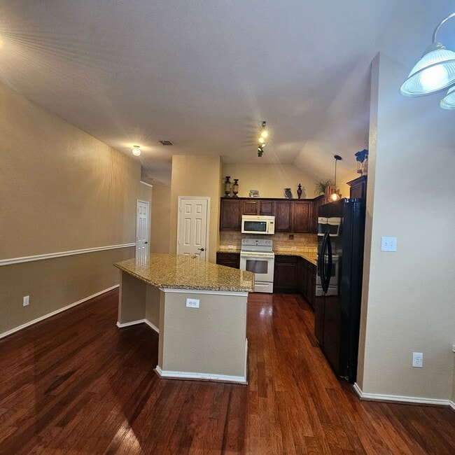 Building Photo - Pine Ridge Estates