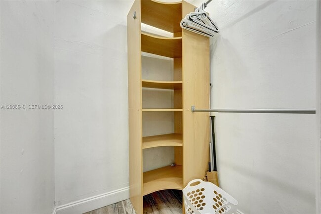 Building Photo - 18600 NE 7th Ct