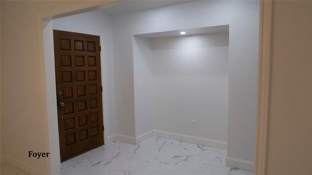 Building Photo - 2300 Monticello Cir