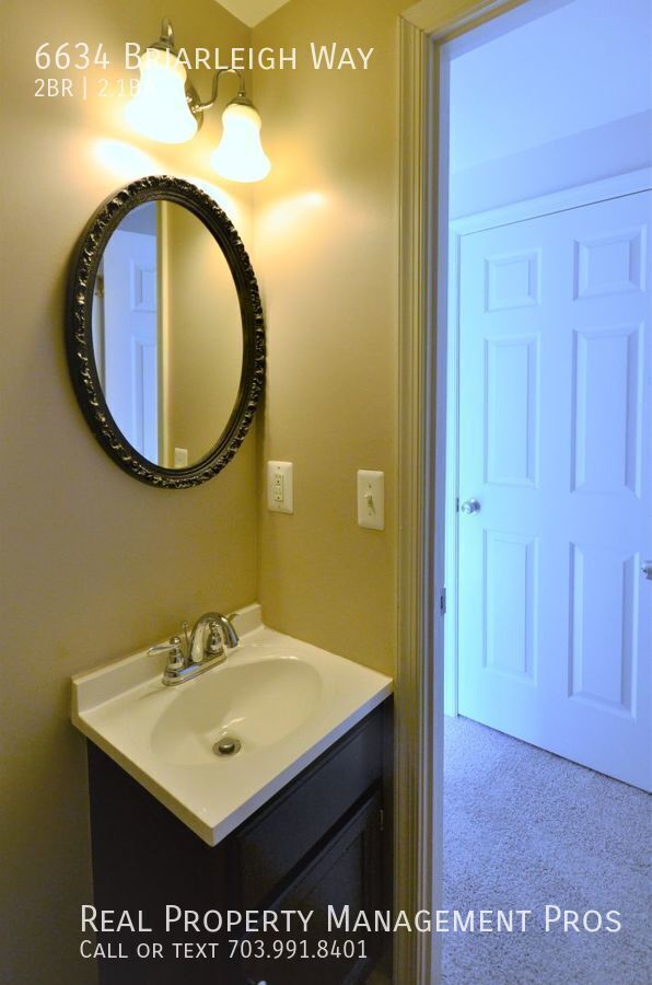 Building Photo - 6634 Briarleigh Way