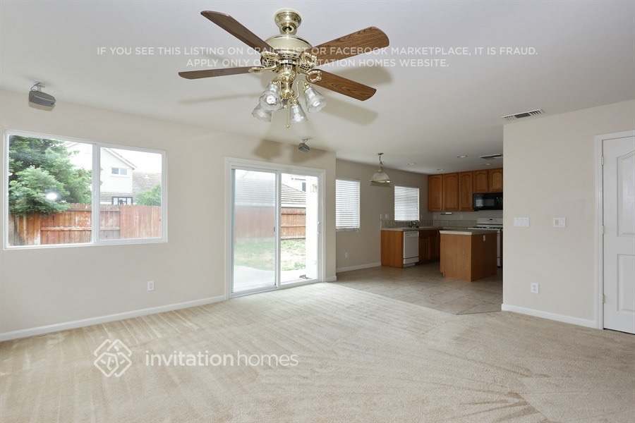 Building Photo - 1655 Vandenberg Cir