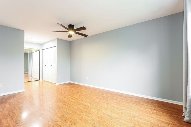 Building Photo - 654B Woodford Ln