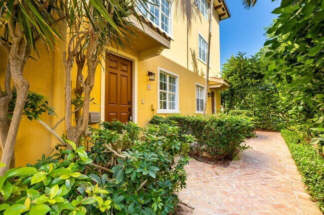 Building Photo - 72 SE 6th Ave