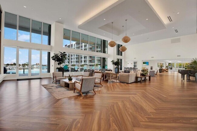 Building Photo - 920 N Osceola Ave