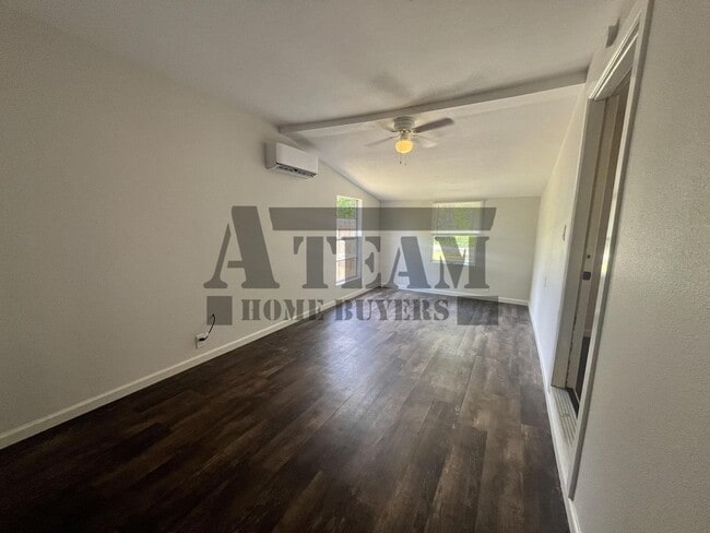 Building Photo - 3 Bed 1 Bath home for rent!