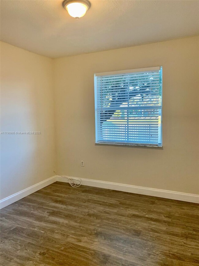 Building Photo - 8219 SW 165th Ct