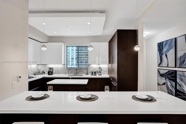 Building Photo - 3040 N Ocean Blvd