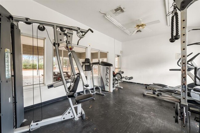 Building Photo - 4000 SW 23rd St