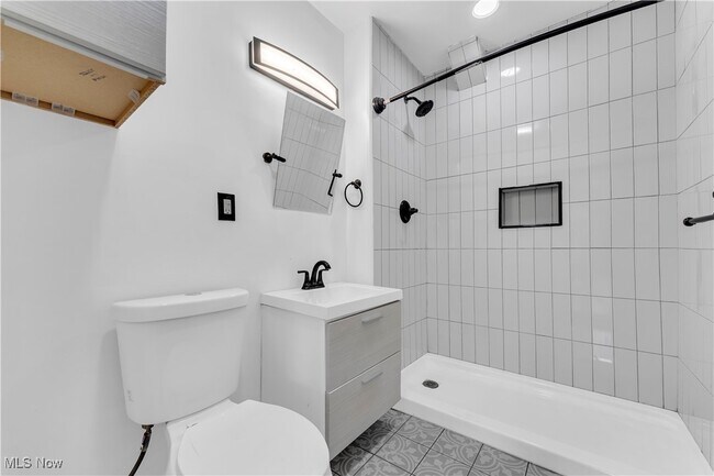 Building Photo - 10222 Parkgate Ave