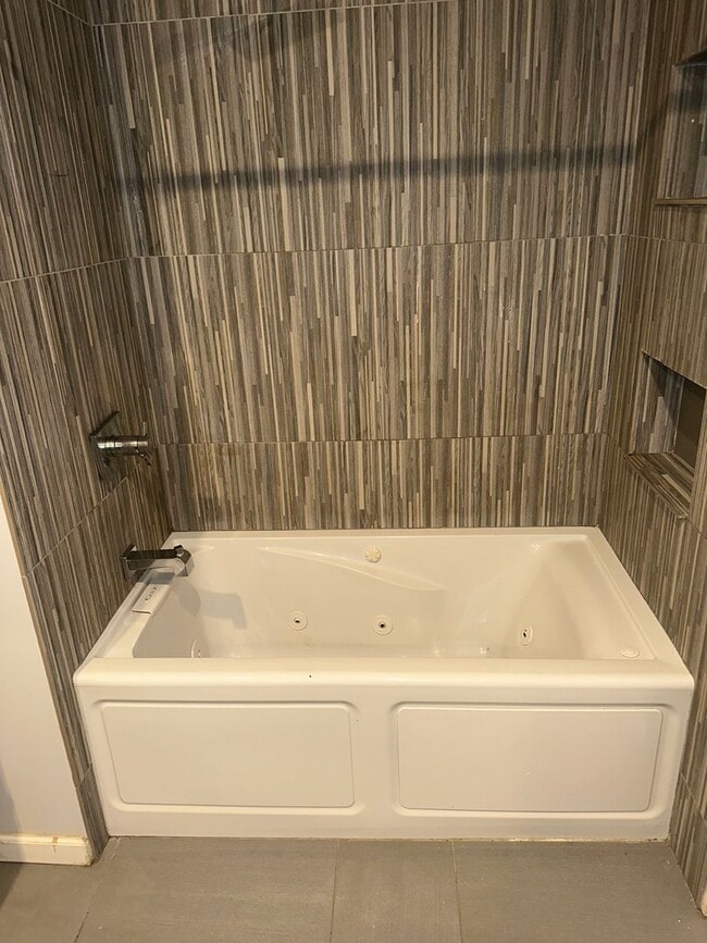 Building Photo - 119 S 17th St