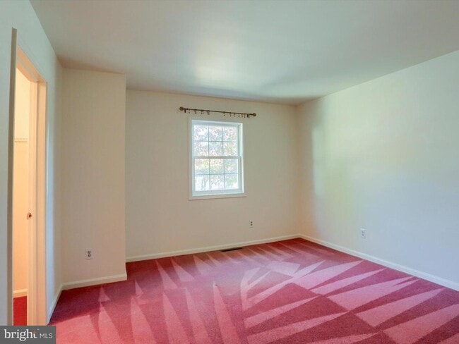 Building Photo - 1068 W Foxcroft Dr