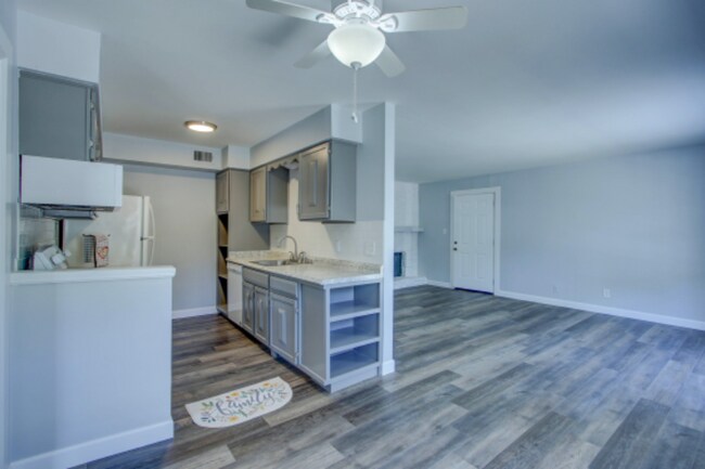 Building Photo - 4440 E 68th St