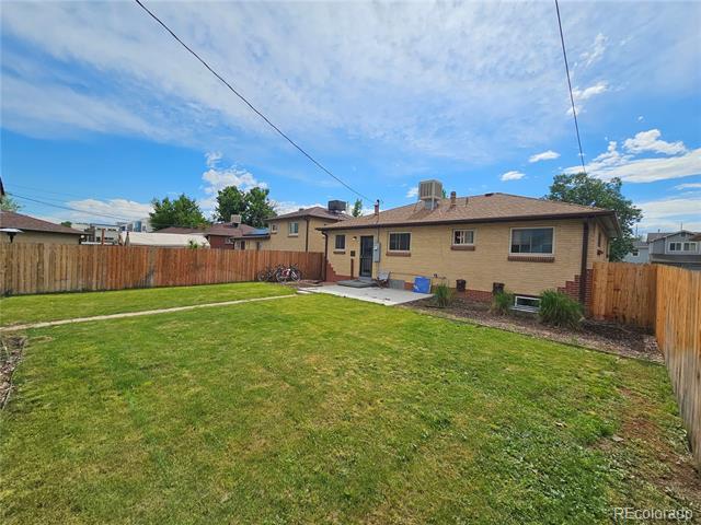 Building Photo - 3536 Dahlia St