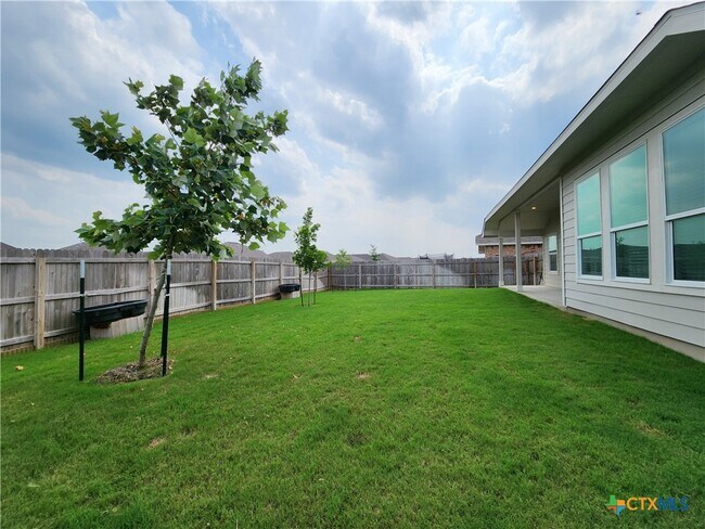 Building Photo - 5923 Corsicana Cv
