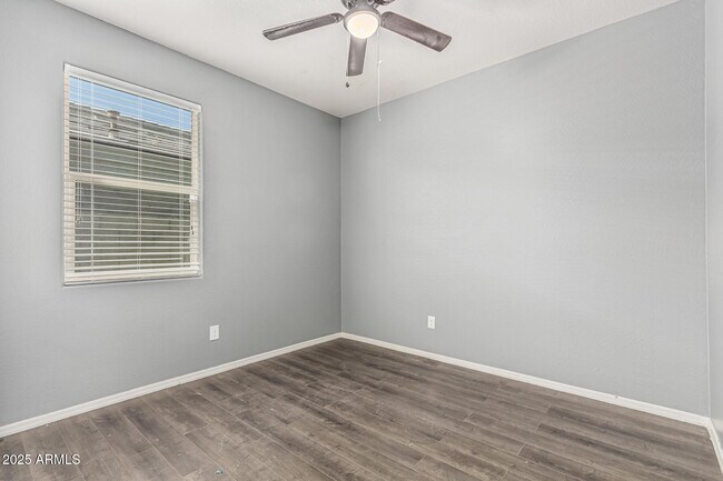 Building Photo - 3112 N 303rd Dr