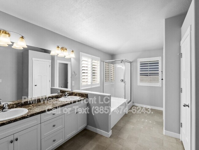 Building Photo - 589 W Life Dr